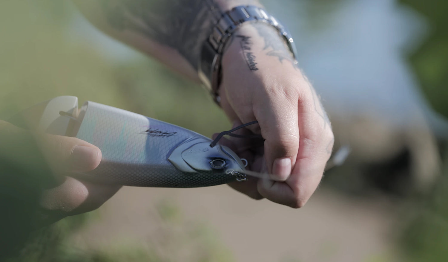 Ein exklusiver DRT Ghost Swimbait in der Farbe Hasu, präsentiert im Köderkult JDM Shop.