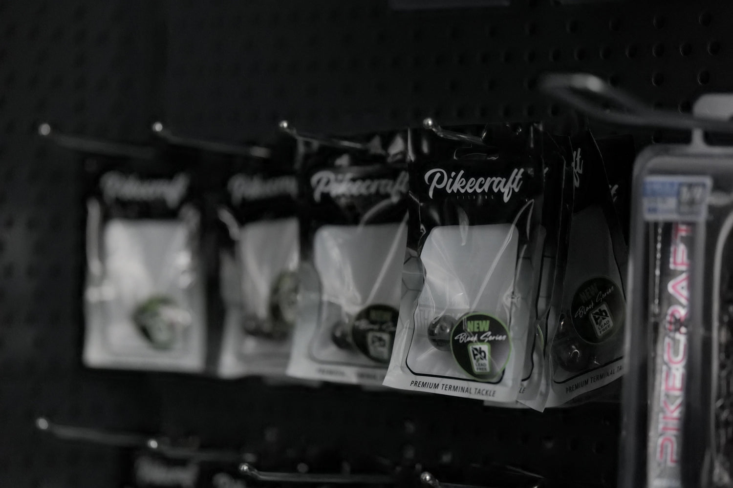 Das innovative Pikecraft „The System“ Rigging für Hechtköder, präsentiert im Köderkult JDM Tackle Store Oldenburg.